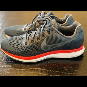 Nike zoom sneakers - women size 10  dark grey with deep orange stripe